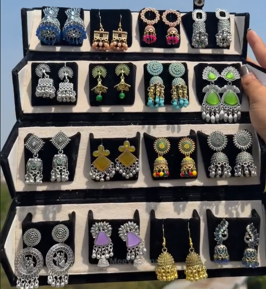Every Girl's Favourite 16 Pcs Jhumka Set ❤️