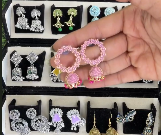 Every Girl's Favourite 16 Pcs Jhumka Set ❤️